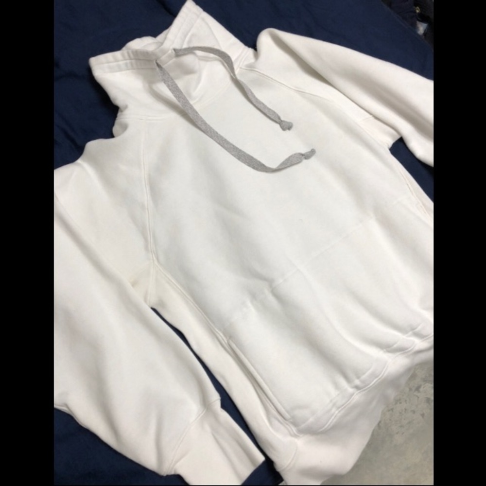 White Free People sweatshirt